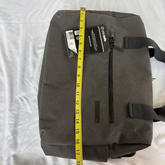 PacSafe Gray Briefcase InstaSafe Series w/RFID - Picture 15 of 16